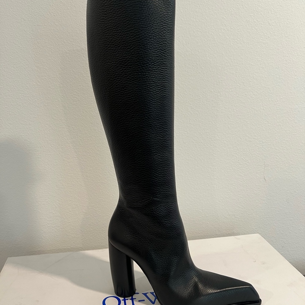 OFF-WHITE Moon Cowboy Boot I
Black Black | 39EU (9W)
